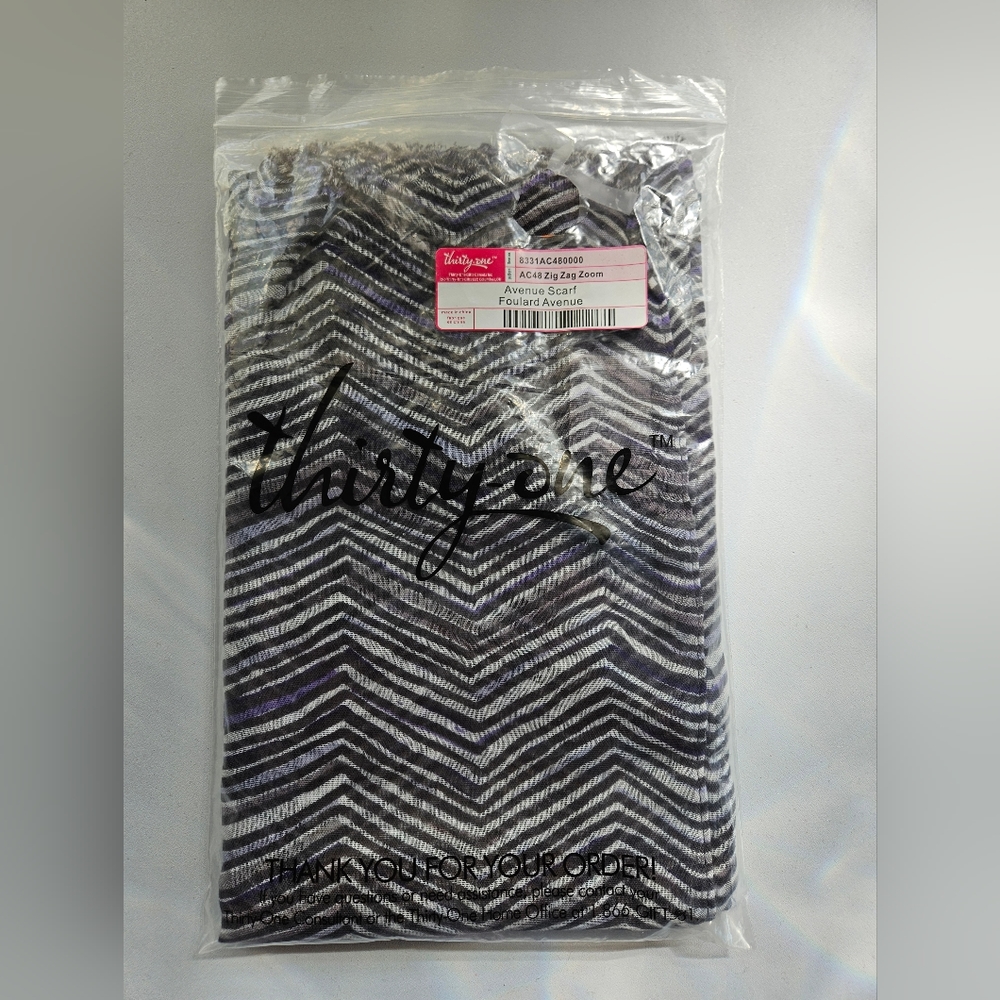 NWT THIRTY-ONE Zig Zag Zoom Avenue Scarf - Picture 6 of 6